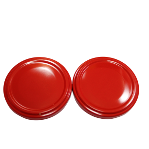 Poklopac za teglu, aluminijumski, fi 66mm. Poklopac izvanredno zatvara i omogućuje dugi rok trajanja proizvoda spakovanog u tegli. Otvaranje i ponovno zatvaranje je lako, tegle sa ovakvim poklopcem se mogu koristiti višekratno odnosno ponovo puniti. Poklopac se može koristiti na svim teglama sa standardnim navojem za twist off zatvarače čiji je prečnik navojnog grla 66mm odnosno za tegle zapremine 320ml i sl.